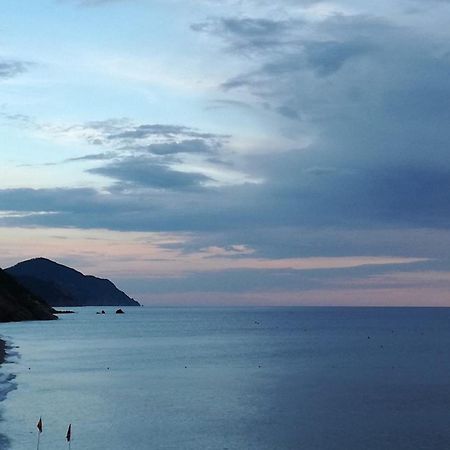 Tinetto Brezza Di Mare Apartment Deiva Marina Exterior photo